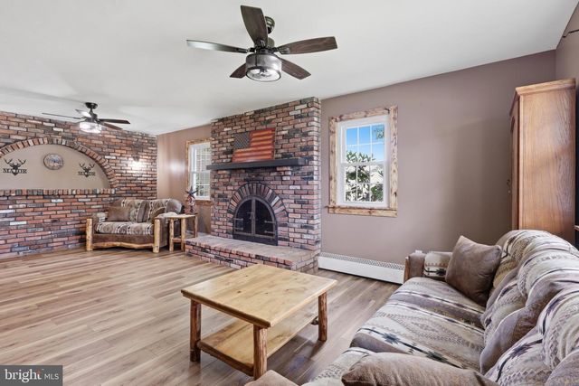 5824 OAKLAND, Baltimore, MD 21227