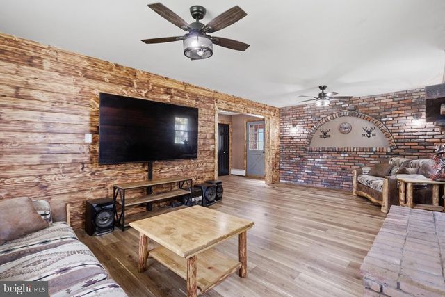 5824 OAKLAND, Baltimore, MD 21227