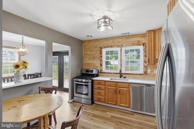 5824 OAKLAND, Baltimore, MD 21227