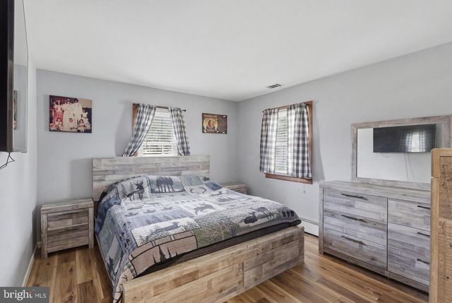 5824 OAKLAND, Baltimore, MD 21227