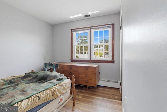 5824 OAKLAND, Baltimore, MD 21227