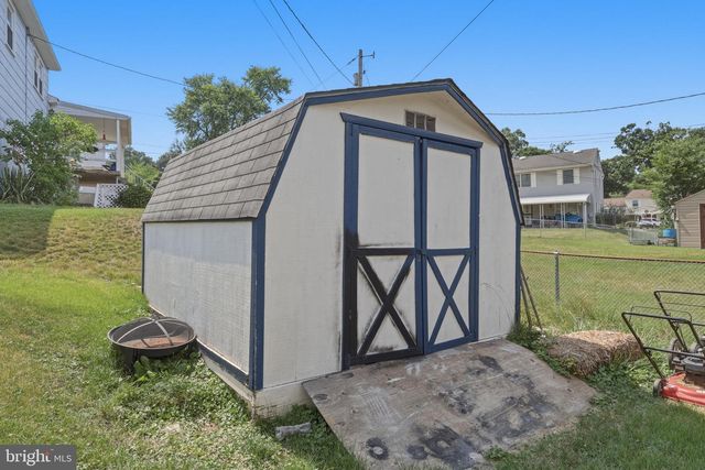 5824 OAKLAND, Baltimore, MD 21227