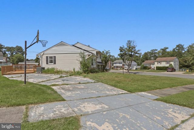 5824 OAKLAND, Baltimore, MD 21227