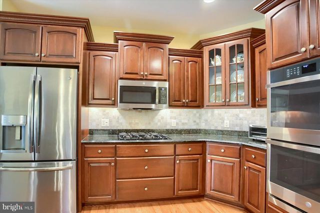 37 OLD COACH LN, Carlisle, PA 17013