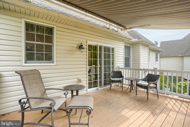 37 OLD COACH LN, Carlisle, PA 17013