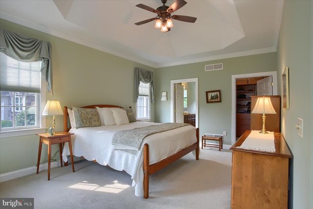 37 OLD COACH LN, Carlisle, PA 17013