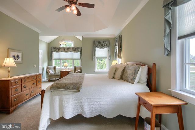 37 OLD COACH LN, Carlisle, PA 17013