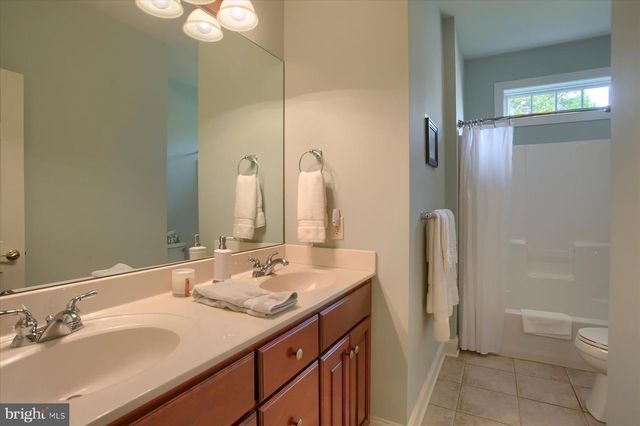 37 OLD COACH LN, Carlisle, PA 17013