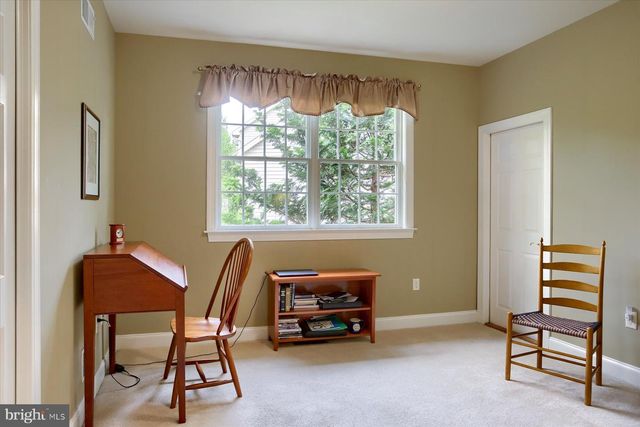 37 OLD COACH LN, Carlisle, PA 17013