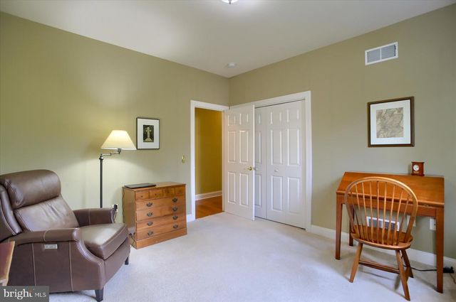 37 OLD COACH LN, Carlisle, PA 17013
