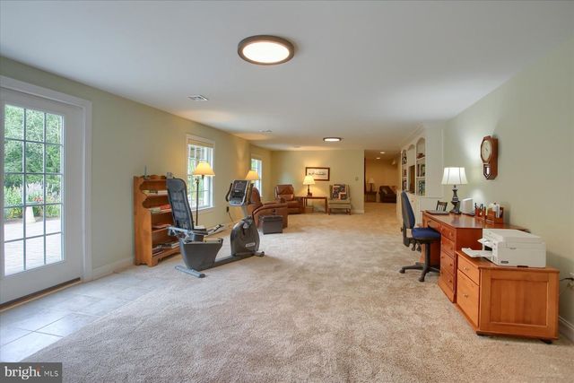 37 OLD COACH LN, Carlisle, PA 17013