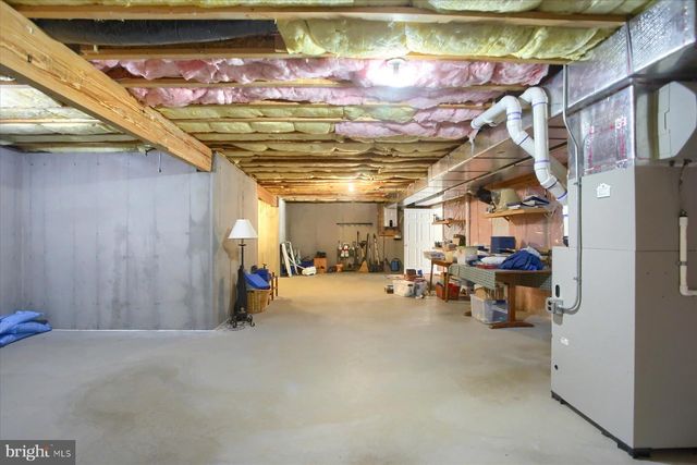 37 OLD COACH LN, Carlisle, PA 17013
