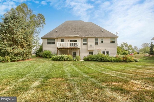 37 OLD COACH LN, Carlisle, PA 17013