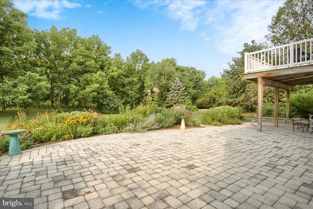 37 OLD COACH LN, Carlisle, PA 17013