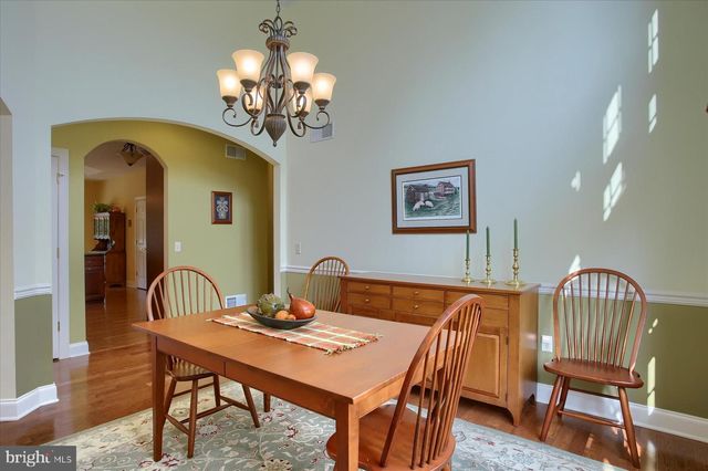 37 OLD COACH LN, Carlisle, PA 17013