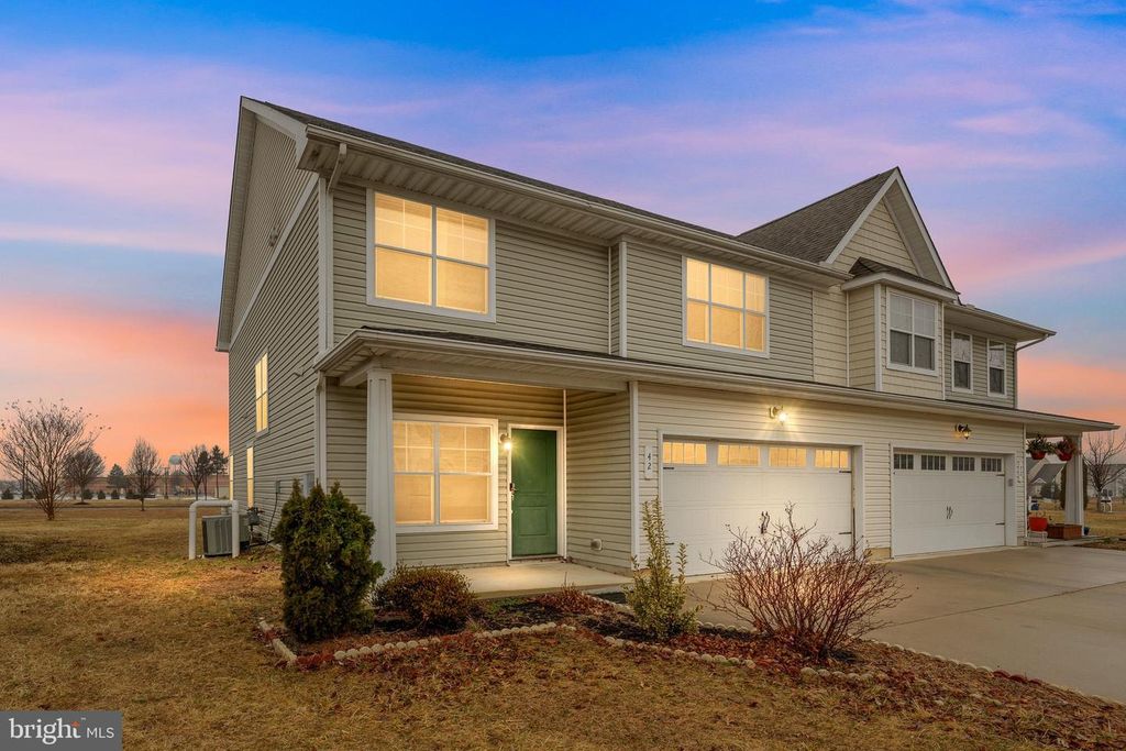 Image 1 of property listing at 42 MER WAY, Dover, DE 19901