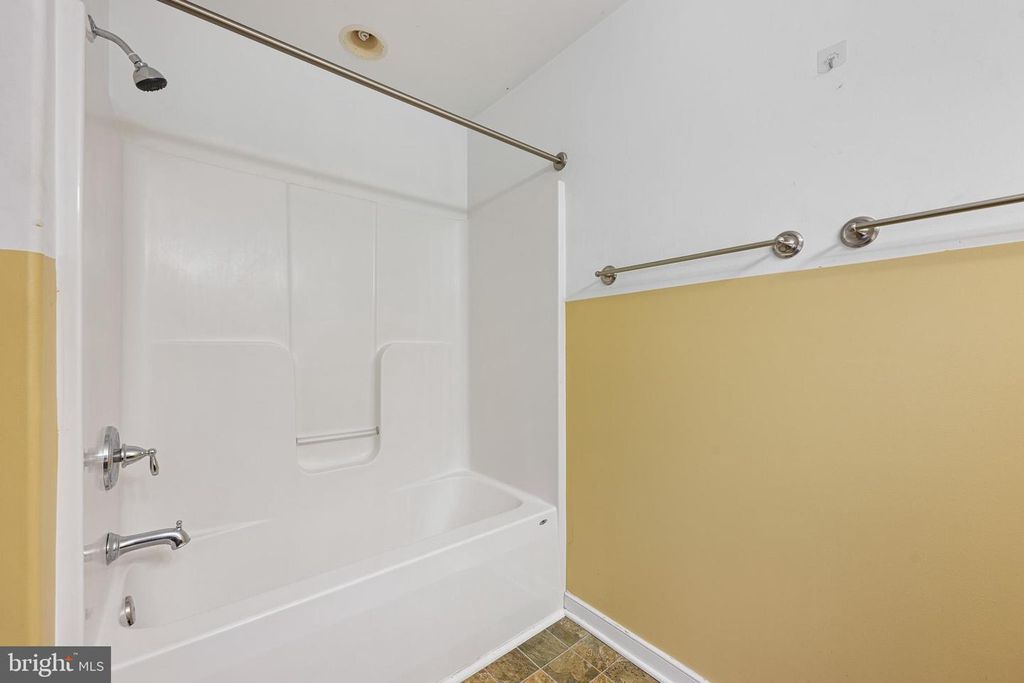 Image 6 of property listing at 42 MER WAY, Dover, DE 19901