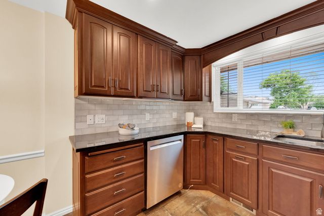 4603 S BEECHWOOD RD, Taylorsville, UT 84123