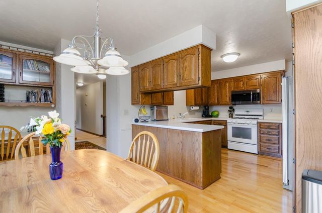1421 HARBOR SPRINGS CIRCLE, Green Bay, WI 54311