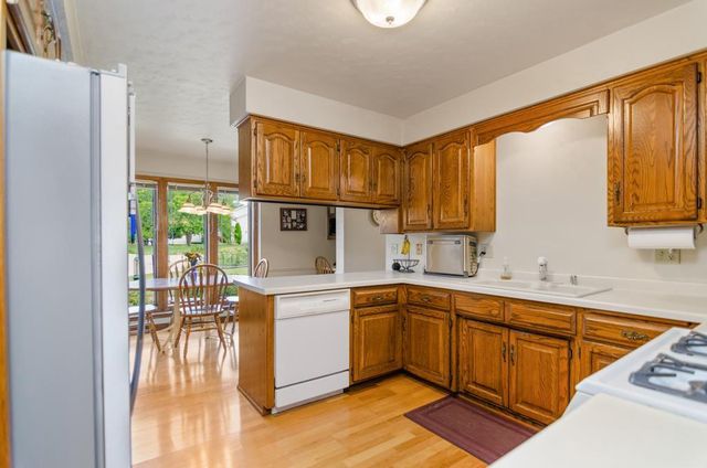 1421 HARBOR SPRINGS CIRCLE, Green Bay, WI 54311