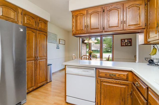 1421 HARBOR SPRINGS CIRCLE, Green Bay, WI 54311
