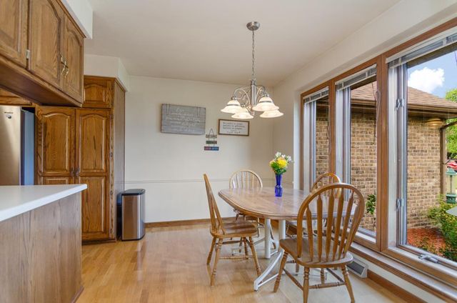 1421 HARBOR SPRINGS CIRCLE, Green Bay, WI 54311