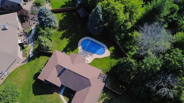 1421 HARBOR SPRINGS CIRCLE, Green Bay, WI 54311