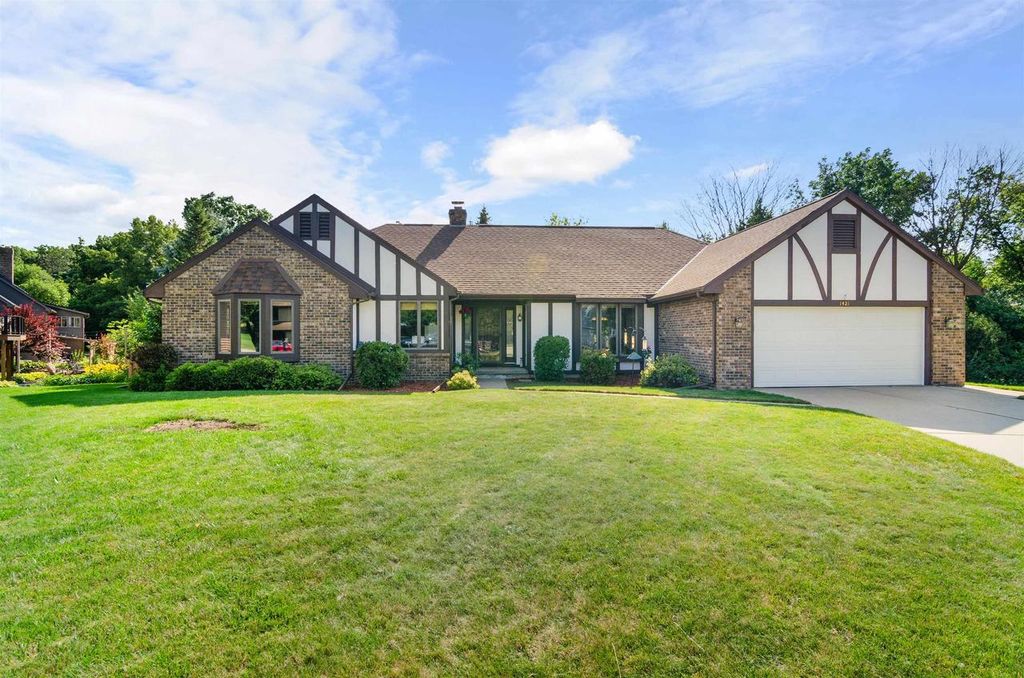 1421 HARBOR SPRINGS CIRCLE, Green Bay, WI 54311
