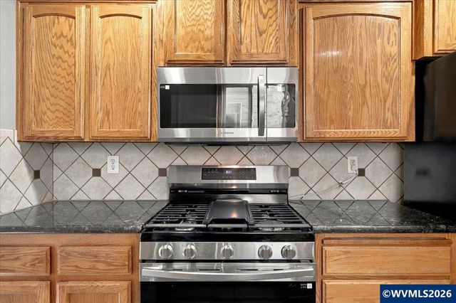 4737 Conrad St NE, Salem, OR 97305
