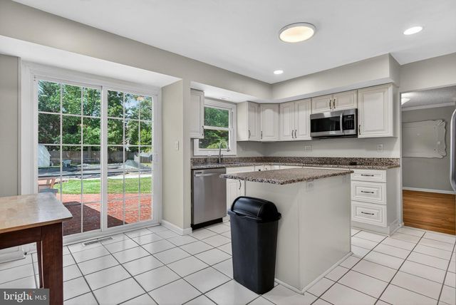 216 HAMILTON RD, Marlton, NJ 08053
