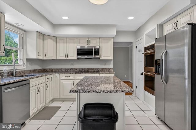 216 HAMILTON RD, Marlton, NJ 08053