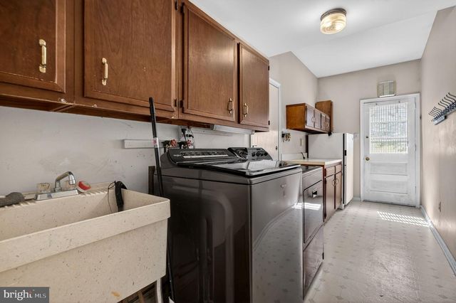 216 HAMILTON RD, Marlton, NJ 08053
