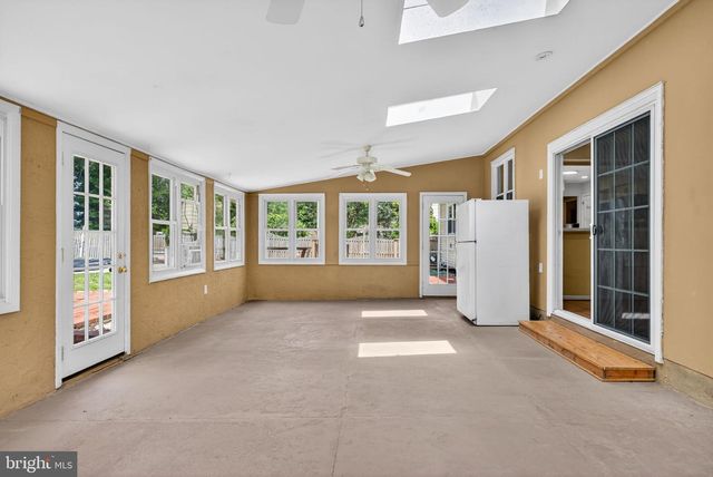 216 HAMILTON RD, Marlton, NJ 08053