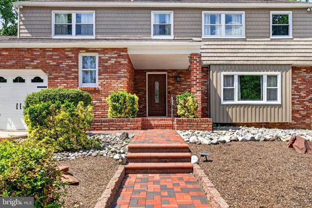 216 HAMILTON RD, Marlton, NJ 08053