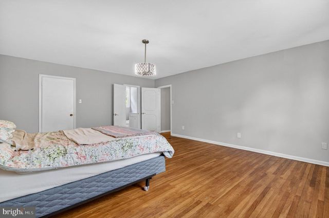 216 HAMILTON RD, Marlton, NJ 08053