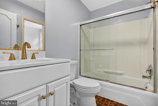 216 HAMILTON RD, Marlton, NJ 08053