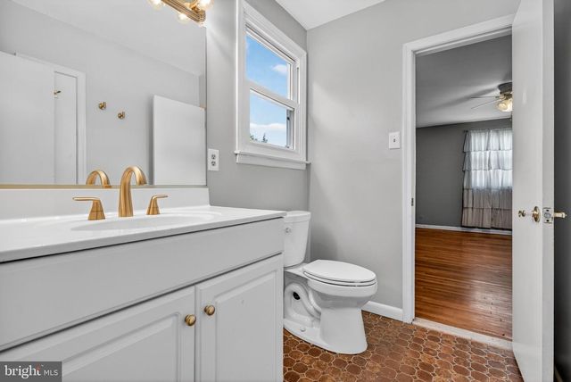 216 HAMILTON RD, Marlton, NJ 08053