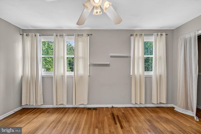 216 HAMILTON RD, Marlton, NJ 08053