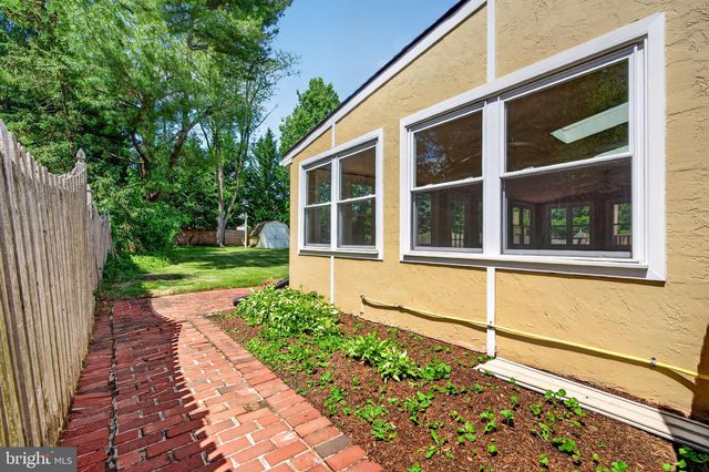 216 HAMILTON RD, Marlton, NJ 08053