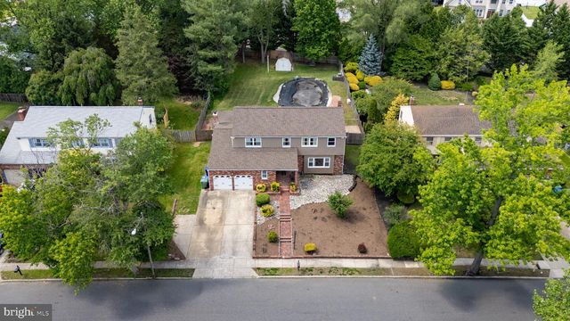 216 HAMILTON RD, Marlton, NJ 08053