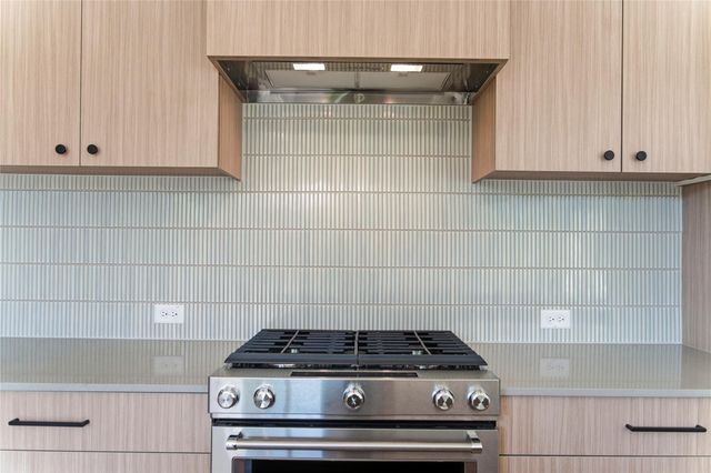 10807 Hermosillo DR 1008, Austin, TX 78758