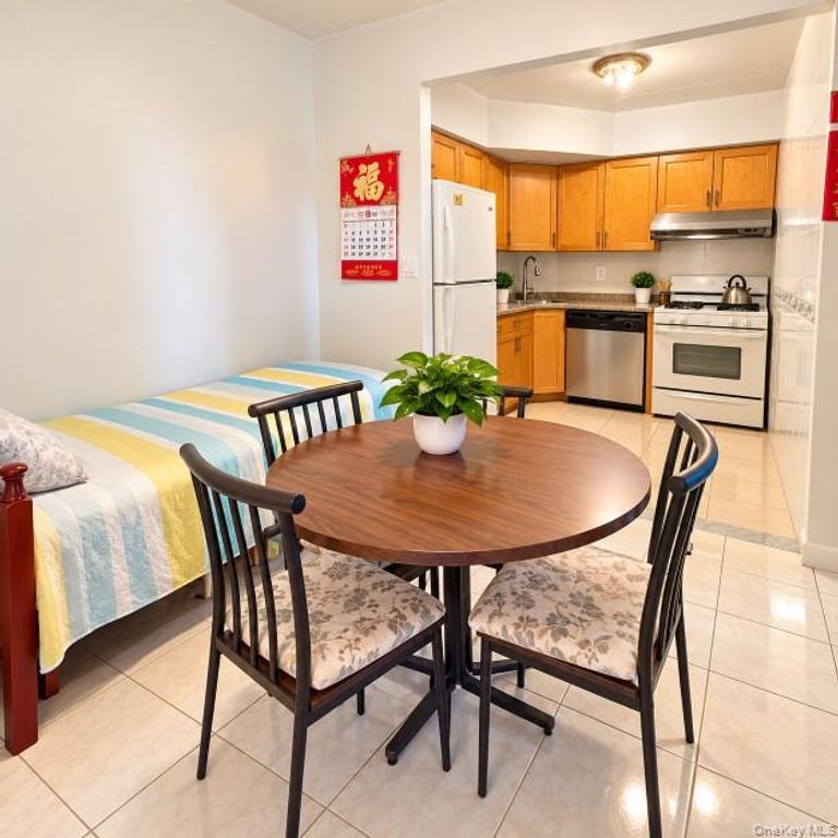 139-35 35th Avenue 4C, Flushing, NY 11354 — photo 5
