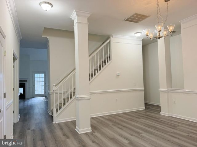 1 FREEPORT LN, Berlin, MD 21811