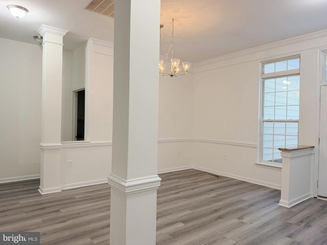 1 FREEPORT LN, Berlin, MD 21811