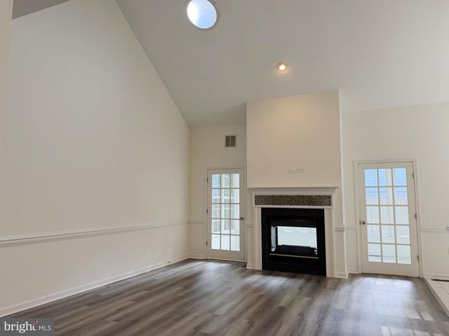 1 FREEPORT LN, Berlin, MD 21811