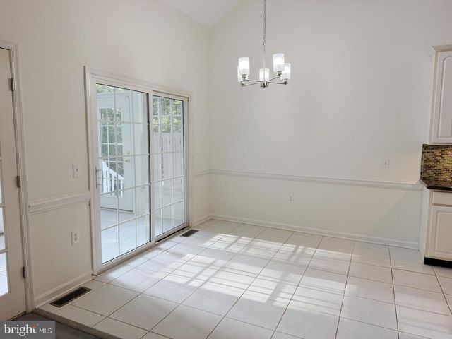 1 FREEPORT LN, Berlin, MD 21811