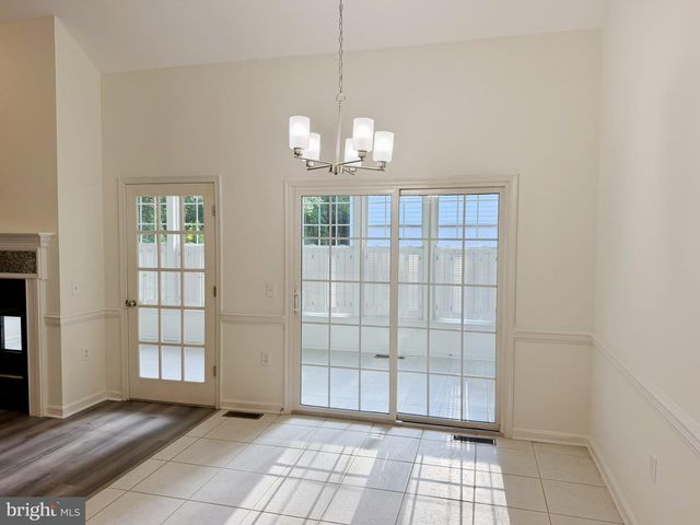 1 FREEPORT LN, Berlin, MD 21811
