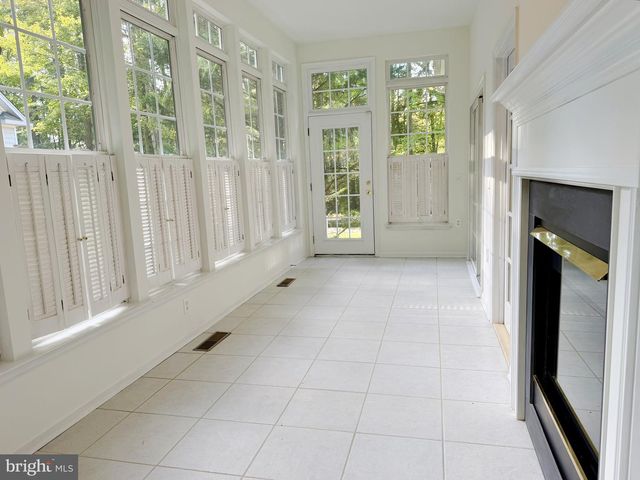 1 FREEPORT LN, Berlin, MD 21811
