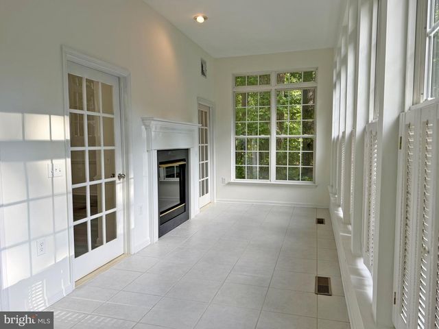 1 FREEPORT LN, Berlin, MD 21811
