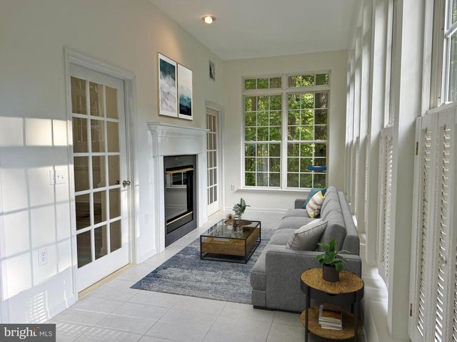 1 FREEPORT LN, Berlin, MD 21811